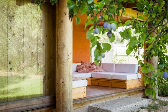 Zum Garten hin öffenbare Schiebetüren © Renate Schrattenecker-Fi