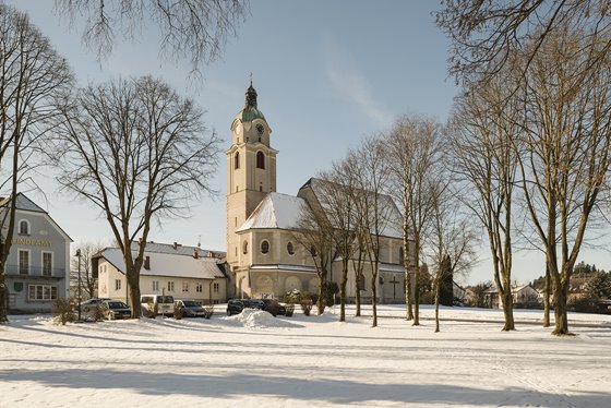 Exterior view of the neo-baroque church © Renate Schrattenecker-Fischer