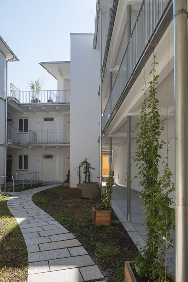 Innenhof über Parkdeck, Blick nach Süden © Renate Schrattenecker-Fischer