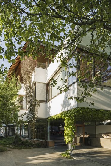 Gedeckter Eingangsbereich @ Renate Schrattenecker-Fischer