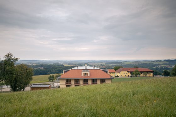 Westfassade mit Balkonen, Blick nach Osten @ Stefan Gruber
