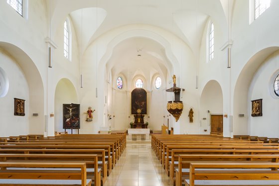 Hauptschiff, Blick in Richtung Osten @ Renate Schrattenecker-Fischer