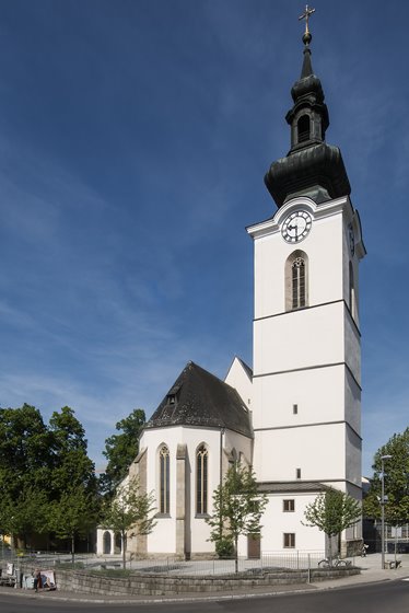 Ostansicht mit neuem Sakristeizubau © Renate Schrattenecker-Fischer