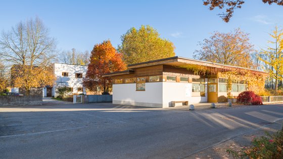 Northwest elevation and main entrance @ Renate Schrattenecker-Fischer